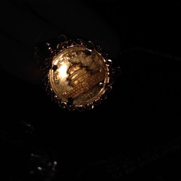 Selling my old jewelry taking offers - Picture 6 of 16